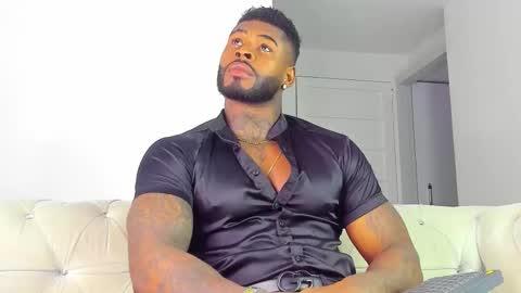 Snapshot of makonneen chatting on November 2025 12:42:02 AM Makonnen online show from November 2025 12:42:02 AM