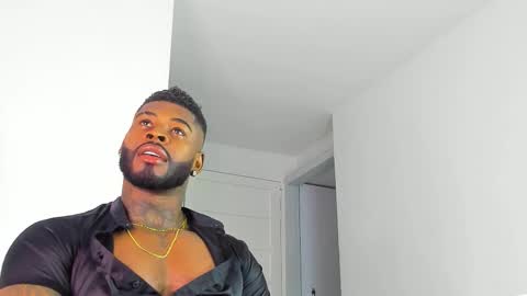 Snapshot of makonneen chatting on November 2025 04:34:02 AM Makonnen online show from November 2025 04:34:02 AM