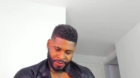 Snapshot of makonneen chatting on November 2025 05:24:01 AM Makonnen online show from November 2025 05:24:01 AM