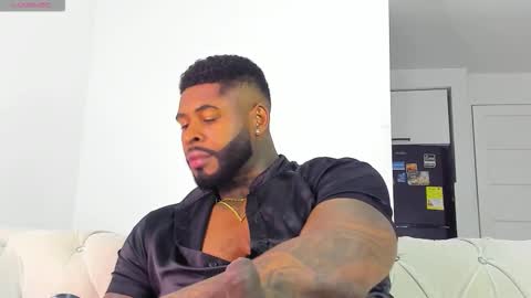 Snapshot of makonneen chatting on December 2025 03:26:02 AM Makonnen online show from December 2025 03:26:02 AM