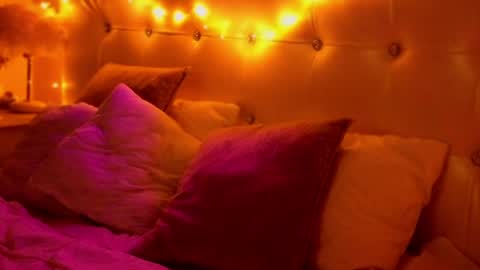 Lia  online show from April 2026 11:59:01 AM