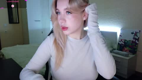 maksisisia online show from December 2025 02:37:02 PM