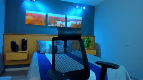 Snapshot of malaikah_colette chatting on October 2025 06:28:02 PM Malaikah online show from October 2025 06:28:02 PM