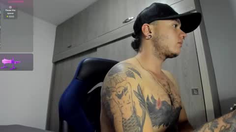 Snapshot of male_pussy chatting on November 2025 03:30:01 AM ADAM online show from November 2025 03:30:01 AM