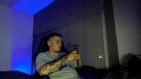 Snapshot of male_pussy chatting on December 2025 01:48:02 AM ADAM online show from December 2025 01:48:02 AM