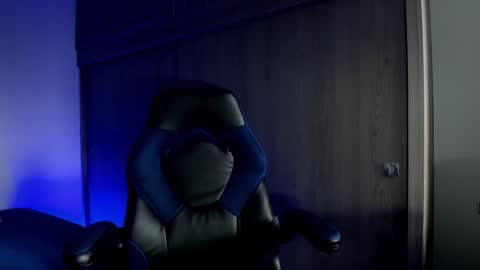 Snapshot of male_pussy chatting on January 2026 05:29:02 PM ADAM online show from January 2026 05:29:02 PM