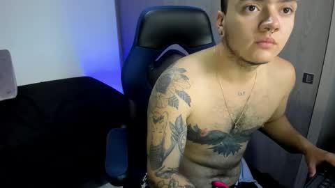 Snapshot of male_pussy chatting on January 2026 04:45:02 PM ADAM online show from January 2026 04:45:02 PM