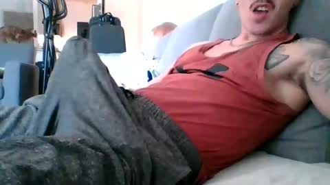 Snapshot of malemuscle11 chatting on February 2025 03:31:02 PM Men online show from February 2025 03:31:02 PM