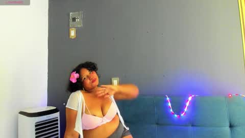 malenaheaven online show from December 2025 07:53:02 PM