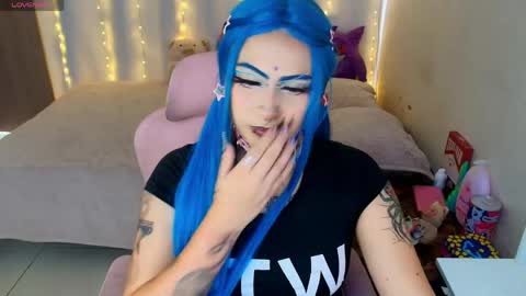 maliciaxpoison online show from April 2026 09:37:01 PM