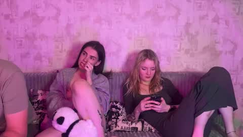 Malinka online show from September 2025 06:24:01 PM