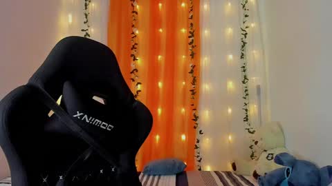 Snapshot of mallys1 chatting on December 2024 07:56:01 PM MaLlYs1 online show from December 2024 07:56:01 PM