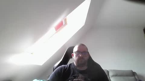 Snapshot of malou2927 chatting on April 2026 10:06:01 AM breton online show from April 2026 10:06:01 AM