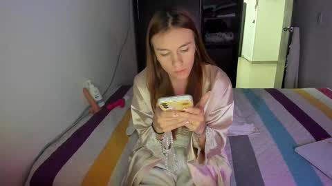 instagram  nueela   online show from December 2024 12:41:01 AM