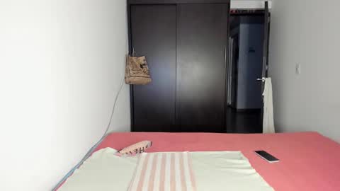 instagram  nueela   online show from January 2025 12:44:02 AM