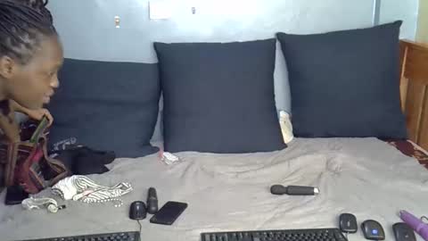 Snapshot of mama_pussie chatting on November 2025 02:20:01 AM mama_pussie online show from November 2025 02:20:01 AM