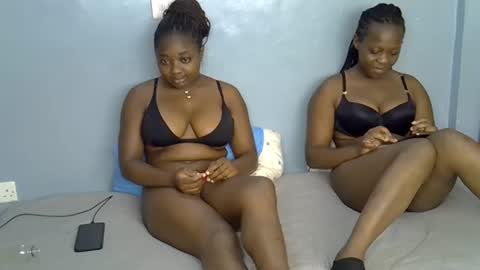 Snapshot of mama_pussie chatting on November 2025 12:51:01 PM mama_pussie online show from November 2025 12:51:01 PM