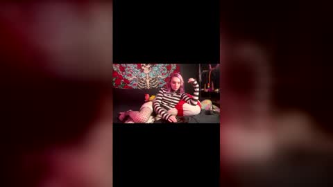 Snapshot of mamashroomz chatting on March 2026 06:21:01 PM MamaShroomz online show from March 2026 06:21:01 PM