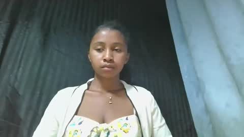 mamieriela online show from April 2026 07:15:01 PM