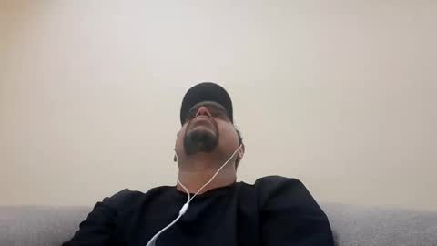 Snapshot of man_new chatting on November 2025 05:33:02 PM Man new online show from November 2025 05:33:02 PM