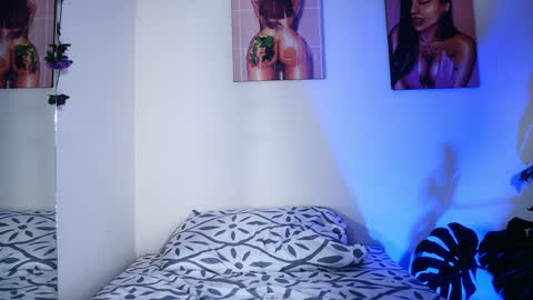 mandy_l33_ online show from February 2025 10:19:01 PM