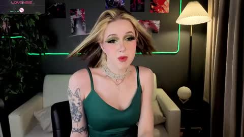 Luna online show from May 2026 09:32:01 PM