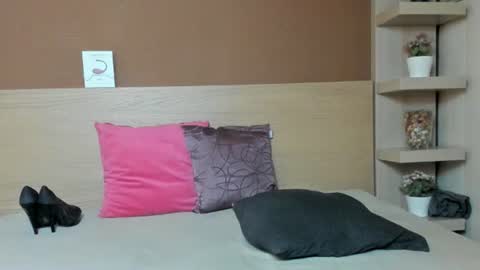 Snapshot of mandymansion chatting on September 2025 10:24:02 PM MandyMansion online show from September 2025 10:24:02 PM