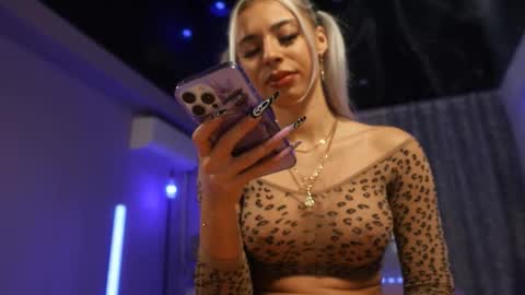 Anto Lovense is Active My pleasure is in your hands Private is Open online show from October 2025 06:33:01 AM