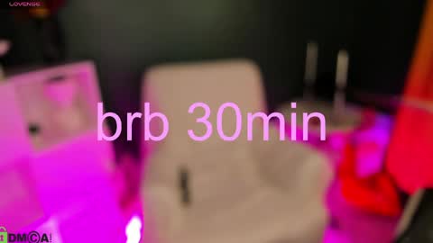 Maneela online show from April 2026 09:39:33 PM