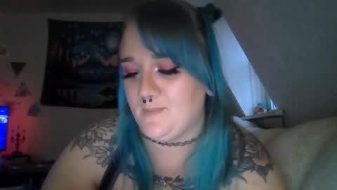 Snapshot of manicpixiepop chatting on November 2025 10:10:02 PM ManicPixiePop online show from November 2025 10:10:02 PM