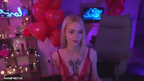 Amelie online show from February 2025 02:15:01 AM