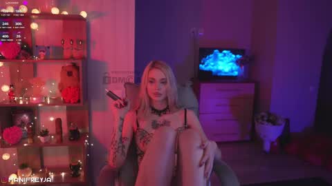 Amelie online show from March 2025 11:56:02 PM