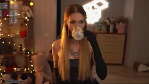 Amelie online show from October 2025 08:50:02 PM