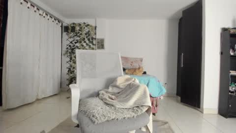 Snapshot of mantis_wine chatting on January 2025 02:32:02 AM MARY online show from January 2025 02:32:02 AM