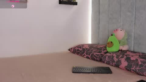 Snapshot of manu_montoya_ chatting on July 2026 04:57:01 PM Manu online show from July 2026 04:57:01 PM
