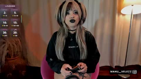 Snapshot of manu_nyx chatting on May 2026 07:15:02 AM manu velezz Help me to get to 100 thumbs ups Tip 25tks Rate me online show from May 2026 07:15:02 AM