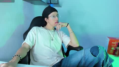 Manuel online show from November 2025 02:33:01 AM