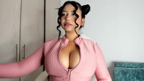 Snapshot of manuela_anderson chatting on December 2025 03:54:02 PM MANUELA online show from December 2025 03:54:02 PM