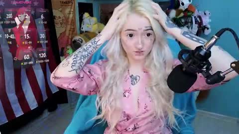 Snapshot of manuela_unicorn chatting on February 2025 03:26:01 AM Manuela online show from February 2025 03:26:01 AM