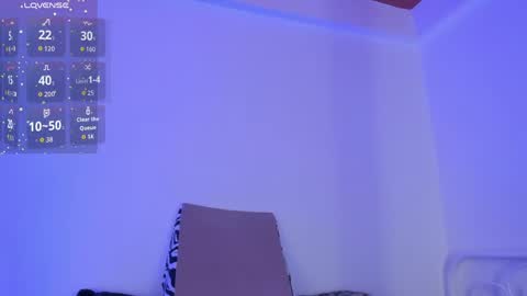 Manuela online show from May 2026 09:35:02 PM