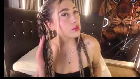 Snapshot of manuelaveelez chatting on November 2025 06:02:02 AM Manuela online show from November 2025 06:02:02 AM