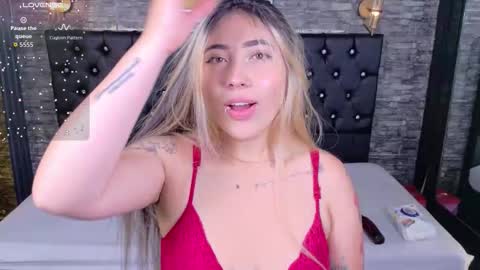 Snapshot of manuelaveelez chatting on November 2025 05:20:01 AM Manuela online show from November 2025 05:20:01 AM