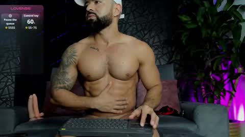 MAOFENIX online show from November 2025 02:50:01 PM