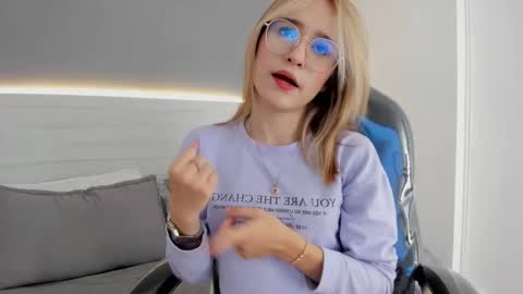 Snapshot of mara_33 chatting on December 2025 08:25:01 PM mara_33 online show from December 2025 08:25:01 PM