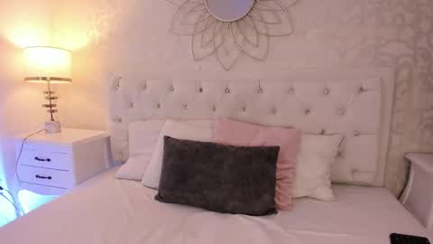 Mara online show from September 2025 10:44:02 PM