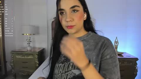 Snapshot of mara_betancurt chatting on December 2025 03:57:01 AM Mara online show from December 2025 03:57:01 AM