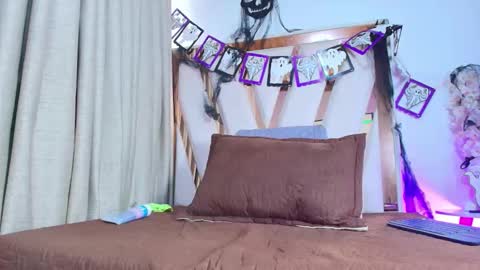 maraa_x online show from October 2025 08:20:01 PM