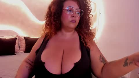 Snapshot of maraasweet chatting on June 2026 02:05:02 AM Mrs. Sweet online show from June 2026 02:05:02 AM