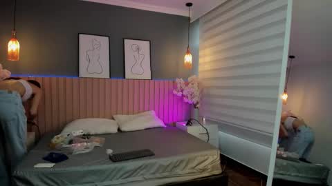 Mara  online show from November 2025 07:12:02 PM