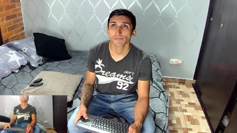 Snapshot of marckmuscle chatting on December 2024 03:31:02 AM Marck Independent model online show from December 2024 03:31:02 AM